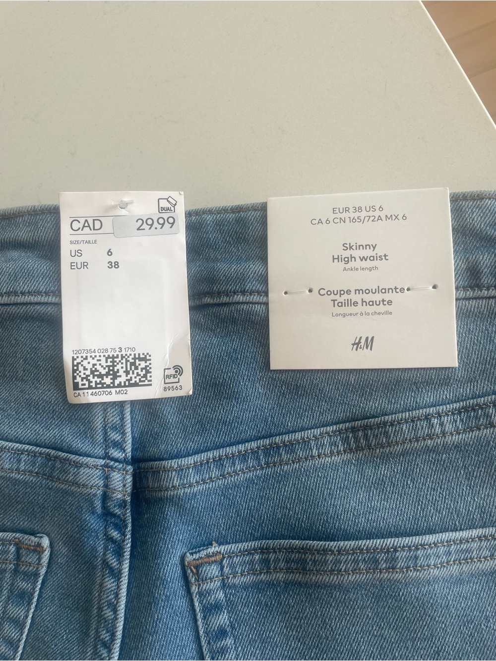 H&M Women's Skinny Jeans in Light Blue Denim - Picture 5 of 5